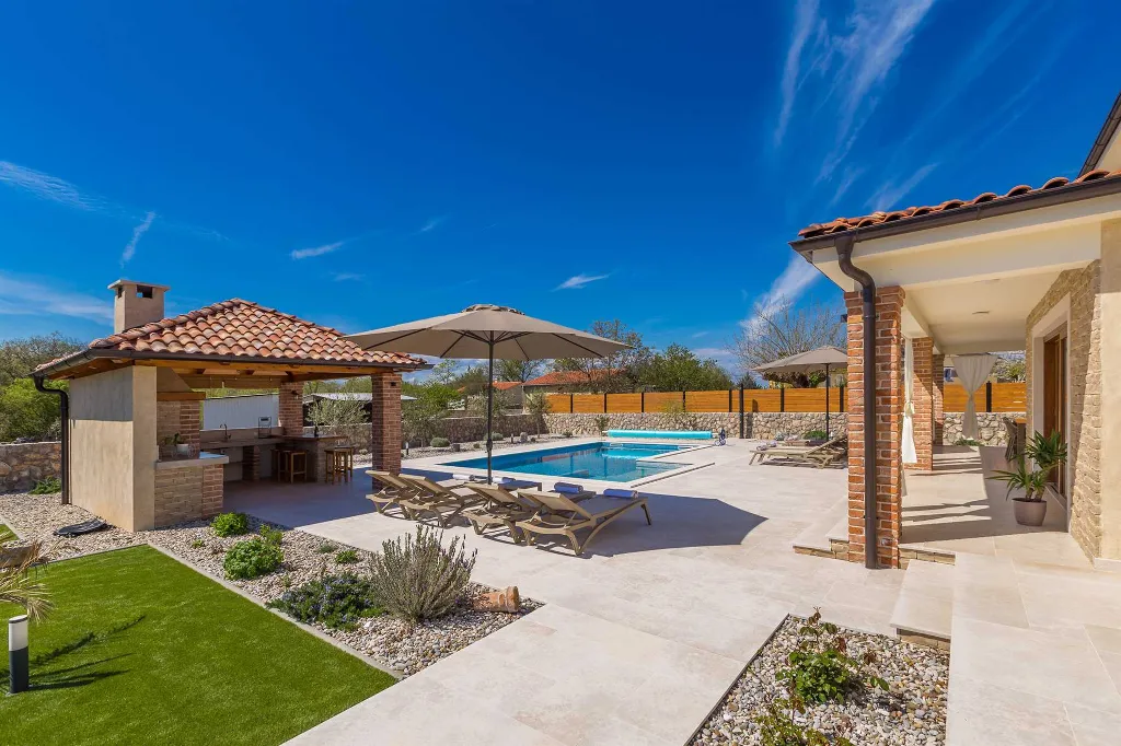 4-Bedroom Villa with Heated Pool in Krk