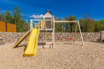 4-Bedroom Villa with Heated Pool in Krk