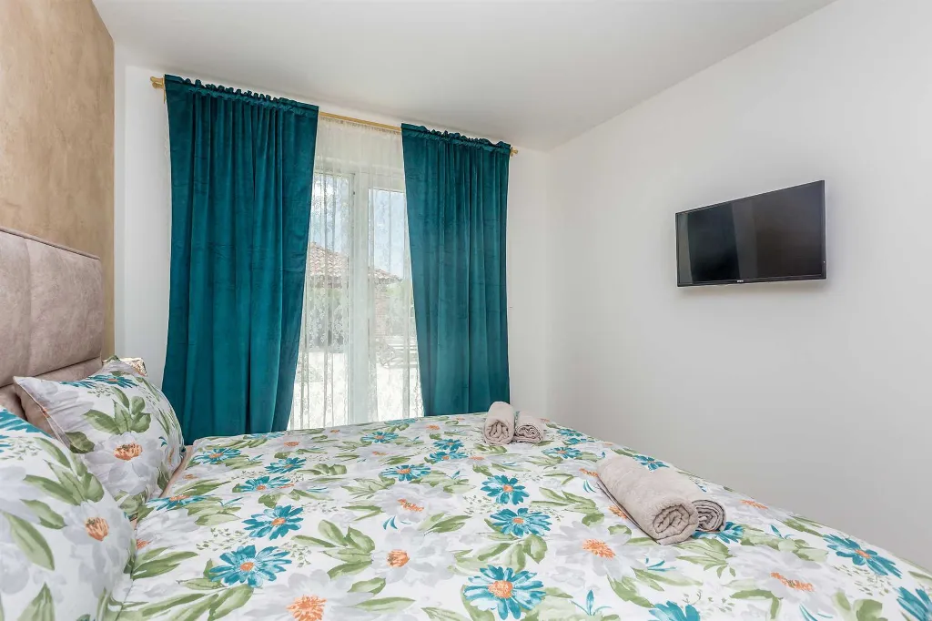 4-Bedroom Villa with Heated Pool in Krk
