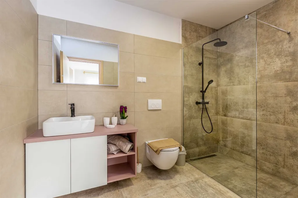 4-Bedroom Villa with Heated Pool in Krk