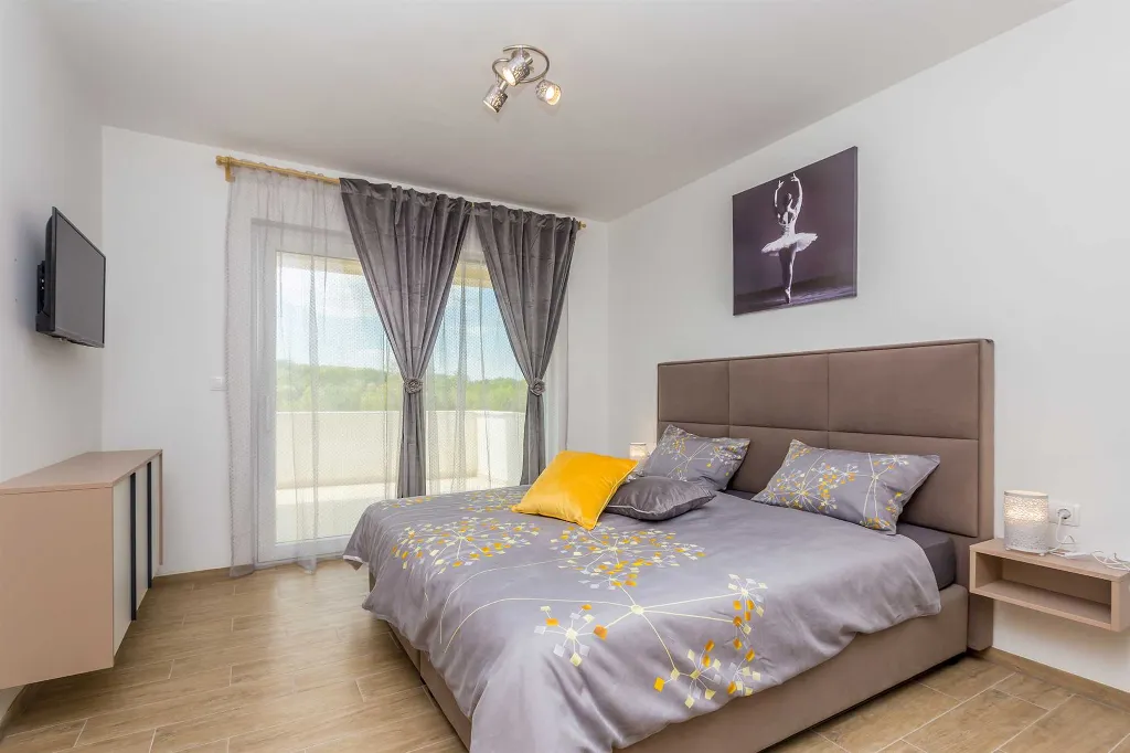 4-Bedroom Villa with Heated Pool in Krk