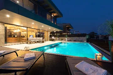 4-Bedroom Villa in Baška with Sauna & Jacuzzi