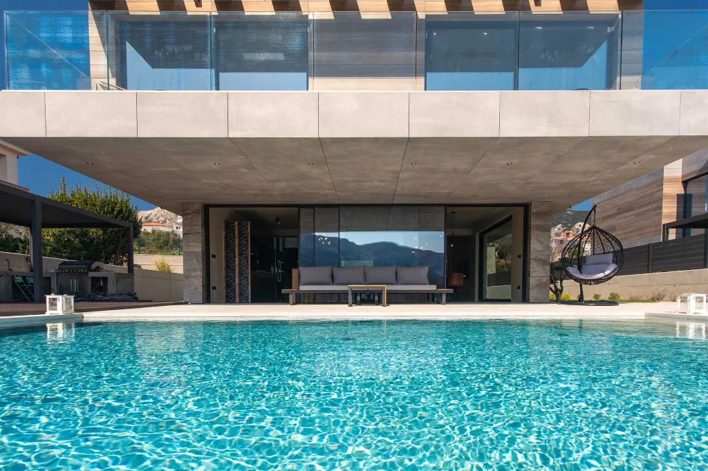 4-Bedroom Villa in Baška with Sauna & Jacuzzi