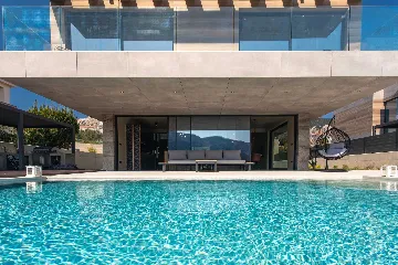 4-Bedroom Villa in Baška with Sauna & Jacuzzi