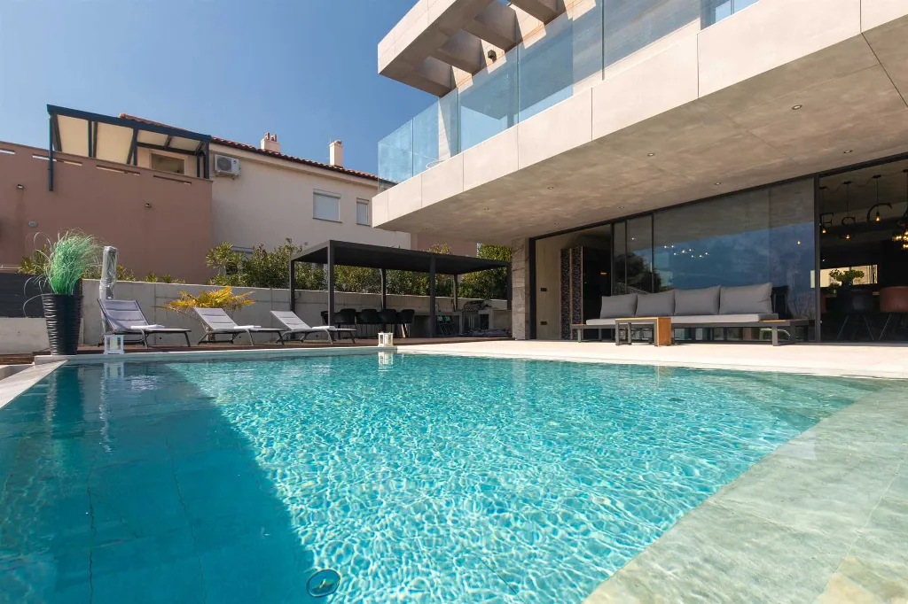4-Bedroom Villa in Baška with Sauna & Jacuzzi