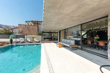 4-Bedroom Villa in Baška with Sauna & Jacuzzi