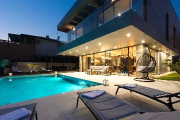 4-Bedroom Villa in Baška with Sauna & Jacuzzi