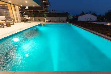 4-Bedroom Villa in Baška with Sauna & Jacuzzi