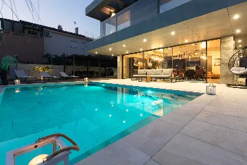 4-Bedroom Villa in Baška with Sauna & Jacuzzi