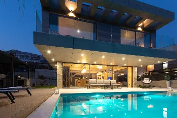 4-Bedroom Villa in Baška with Sauna & Jacuzzi