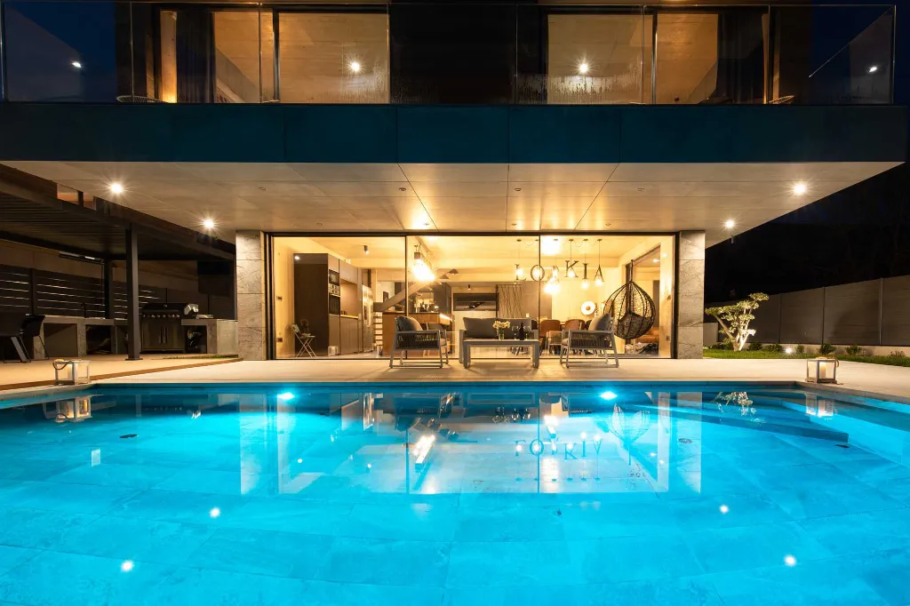 4-Bedroom Villa with Sauna & Jacuzzi in Baška
