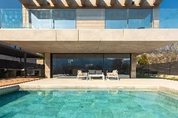 4-Bedroom Villa with Sauna & Jacuzzi in Baška