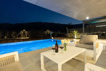 4-Bedroom Villa with Sauna & Jacuzzi in Baška