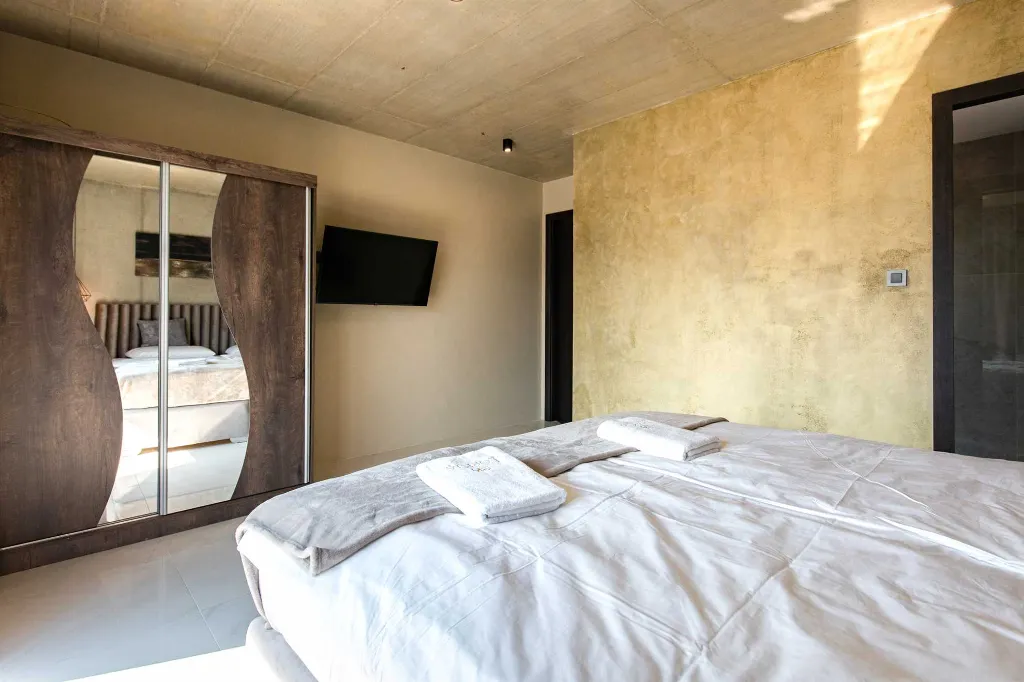 4-Bedroom Villa with Sauna & Jacuzzi in Baška