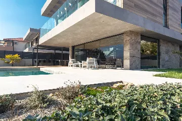 4-Bedroom Villa with Sauna & Jacuzzi in Baška