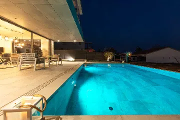 4-Bedroom Villa with Sauna & Jacuzzi in Baška