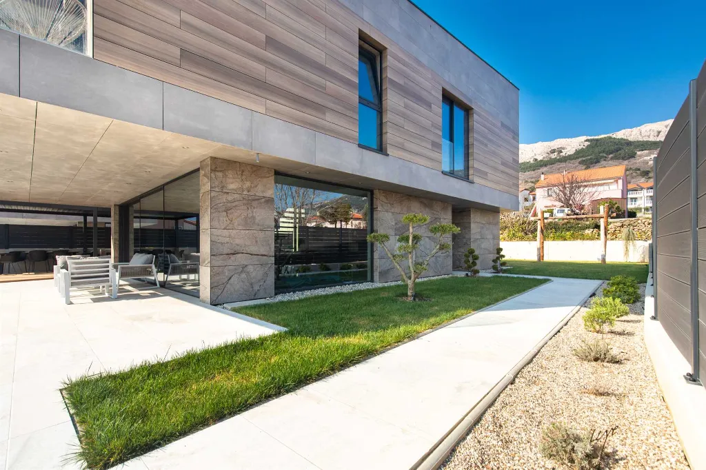 4-Bedroom Villa with Sauna & Jacuzzi in Baška
