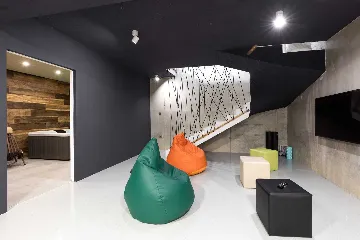 4-Bedroom Villa with Sauna & Jacuzzi in Baška