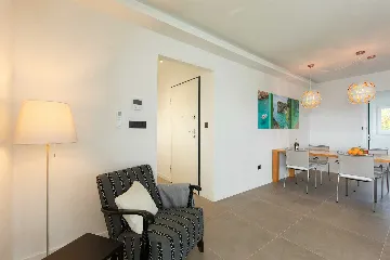 Krk 3-Bedroom Apartment with Jacuzzi and Terraces