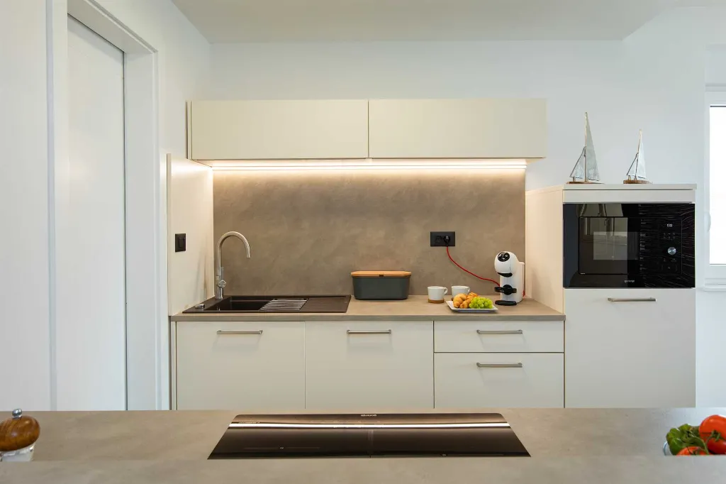 Krk 3-Bedroom Apartment with Jacuzzi and Terraces