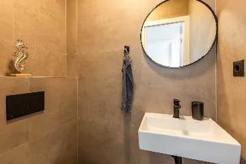 Krk 3-Bedroom Apartment with Jacuzzi and Terraces