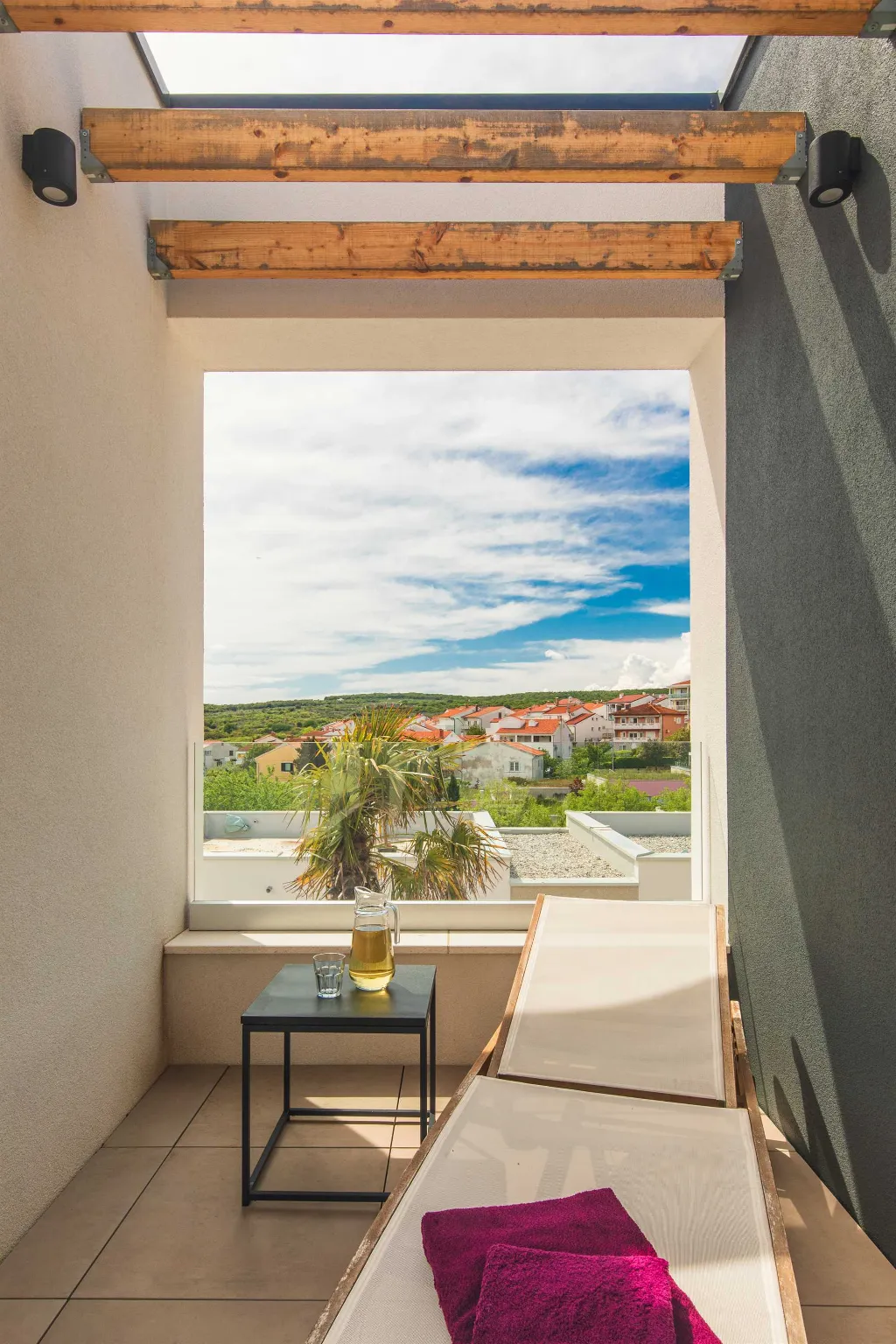 Krk 3-Bedroom Apartment with Jacuzzi and Terraces