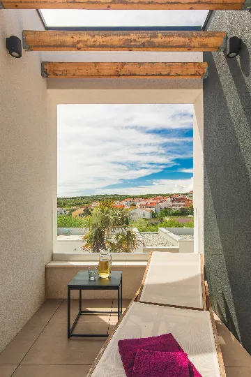 Krk 3-Bedroom Apartment with Jacuzzi and Terraces