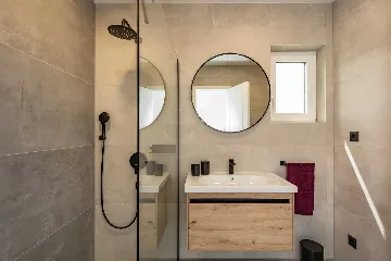 Krk 3-Bedroom Apartment with Jacuzzi and Terraces