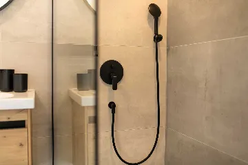 Krk 3-Bedroom Apartment with Jacuzzi and Terraces