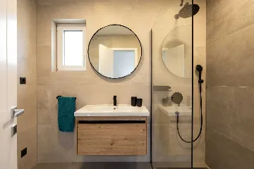 Krk 3-Bedroom Apartment with Jacuzzi and Terraces