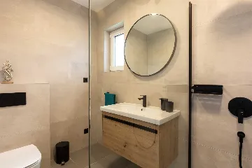 Krk 3-Bedroom Apartment with Jacuzzi and Terraces