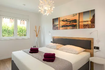 Krk 3-Bedroom Apartment with Jacuzzi and Terraces