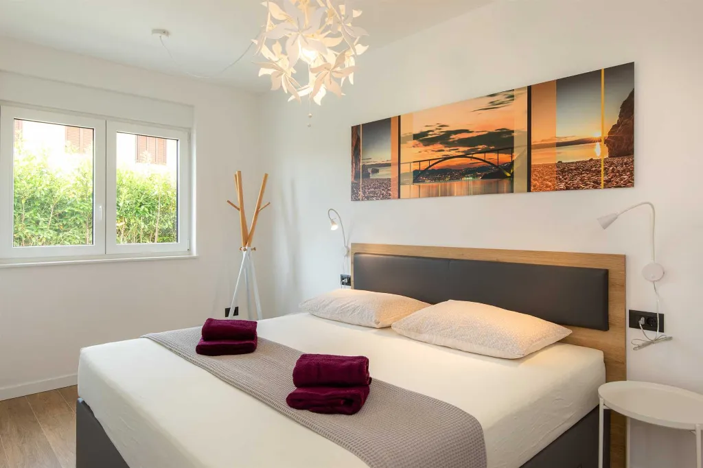 Krk 3-Bedroom Apartment with Jacuzzi and Terraces