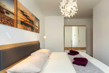 Krk 3-Bedroom Apartment with Jacuzzi and Terraces