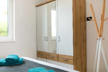 Krk 3-Bedroom Apartment with Jacuzzi and Terraces