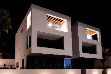 Krk 3-Bedroom Apartment with Jacuzzi and Terraces