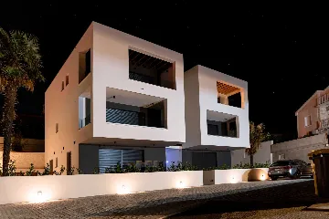 Krk 3-Bedroom Apartment with Jacuzzi and Terraces