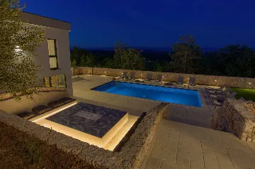 Vrh Luxury Villa for 12 with Heated Pool & Sauna