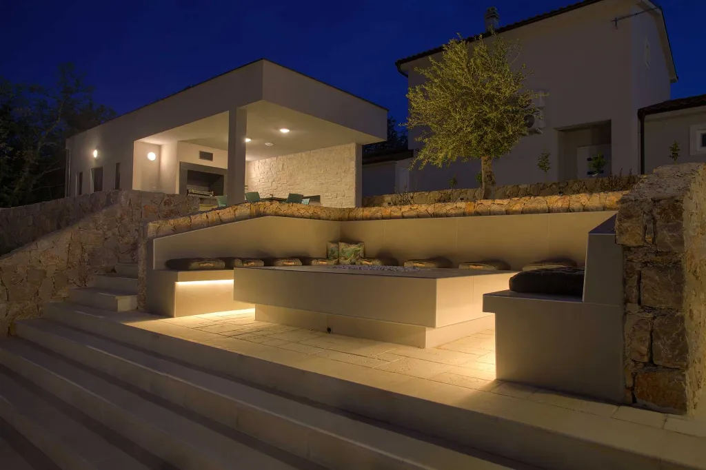 Vrh Luxury Villa for 12 with Heated Pool & Sauna