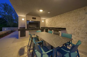 Vrh Luxury Villa for 12 with Heated Pool & Sauna