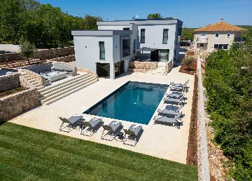 Vrh Luxury Villa for 12 with Heated Pool & Sauna