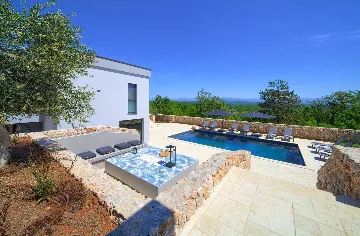 Vrh Luxury Villa for 12 with Heated Pool & Sauna