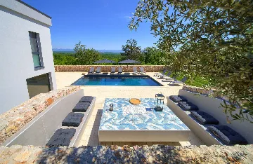Vrh Luxury Villa for 12 with Heated Pool & Sauna