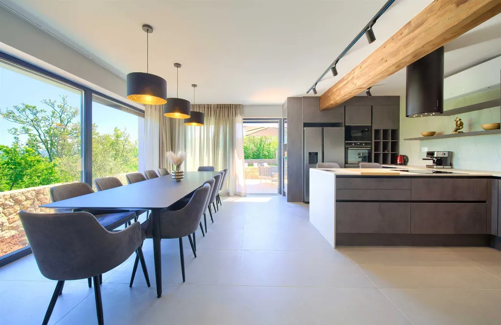 Vrh Luxury Villa for 12 with Heated Pool & Sauna