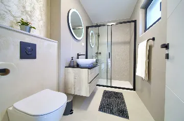 Vrh Luxury Villa for 12 with Heated Pool & Sauna