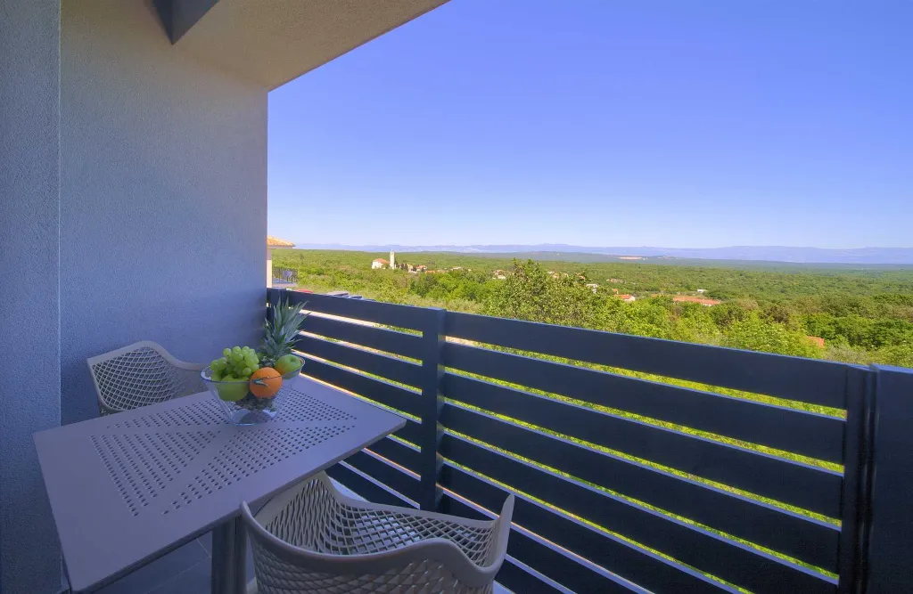 Vrh Luxury Villa for 12 with Heated Pool & Sauna