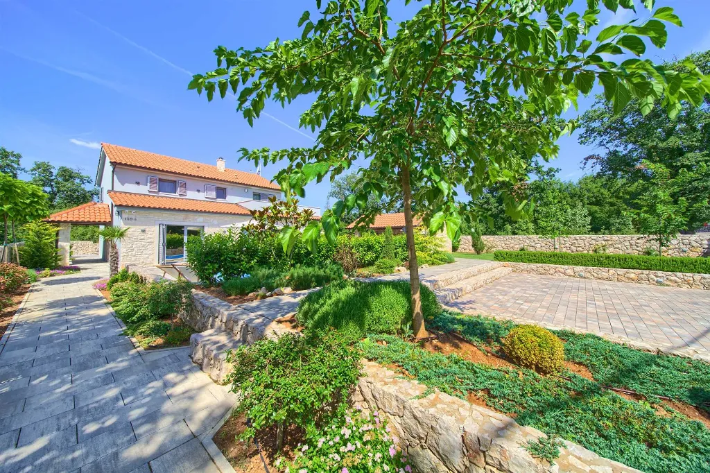 Villa in Kras with Private Pool for 11 Guests