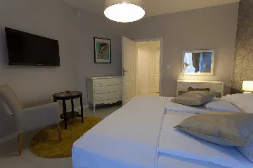 Villa in Kras with Private Pool for 11 Guests