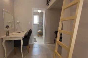 Villa in Kras with Private Pool for 11 Guests