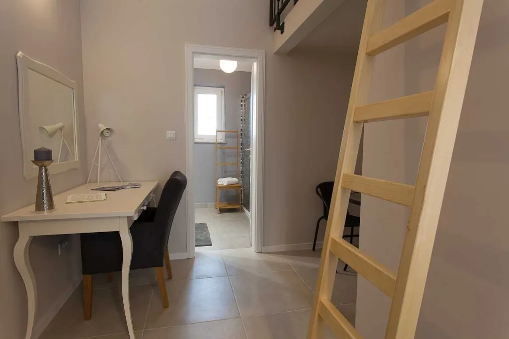 Villa in Kras with Private Pool for 11 Guests